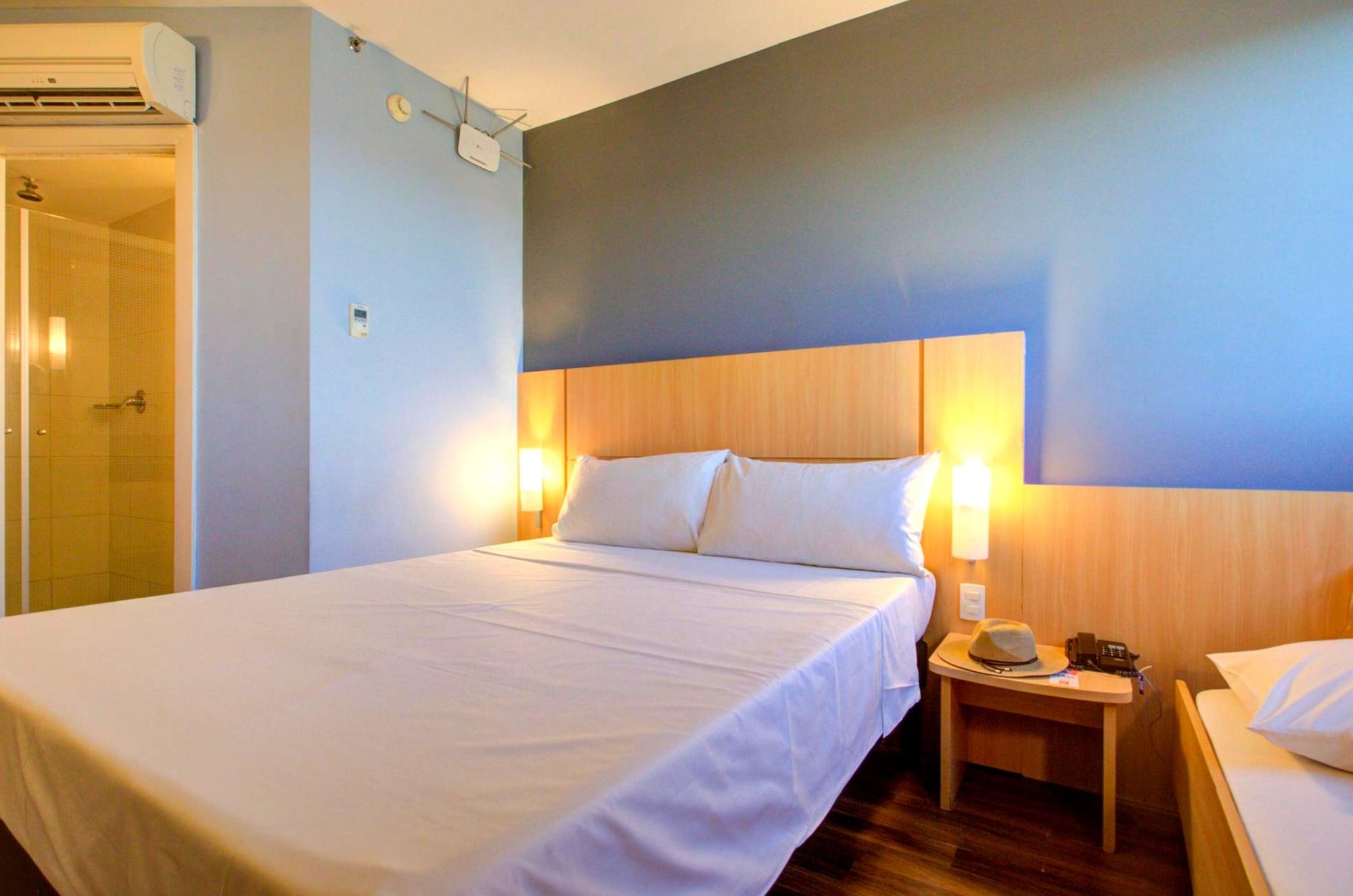 Ibis De Camburi Hotel